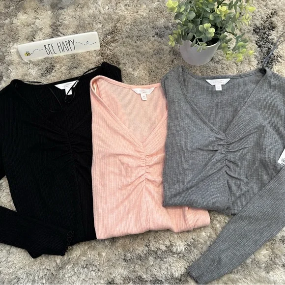 Lauren Conrad Soft Stretchy Ruched V-Neck Long Sleeve Fitted Top Light Pink - Picture 7 of 7